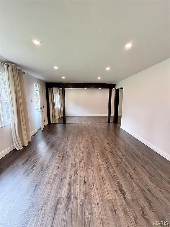 3 bed, 1.0 bath, 1300 sqft, $1,895 — Photo 3
