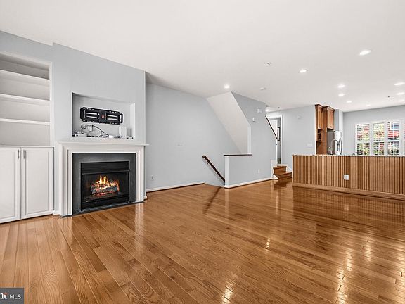4th image of 2116 12th St NW
