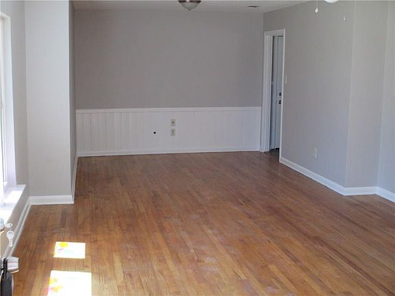 3rd image of 7317 Deville Dr