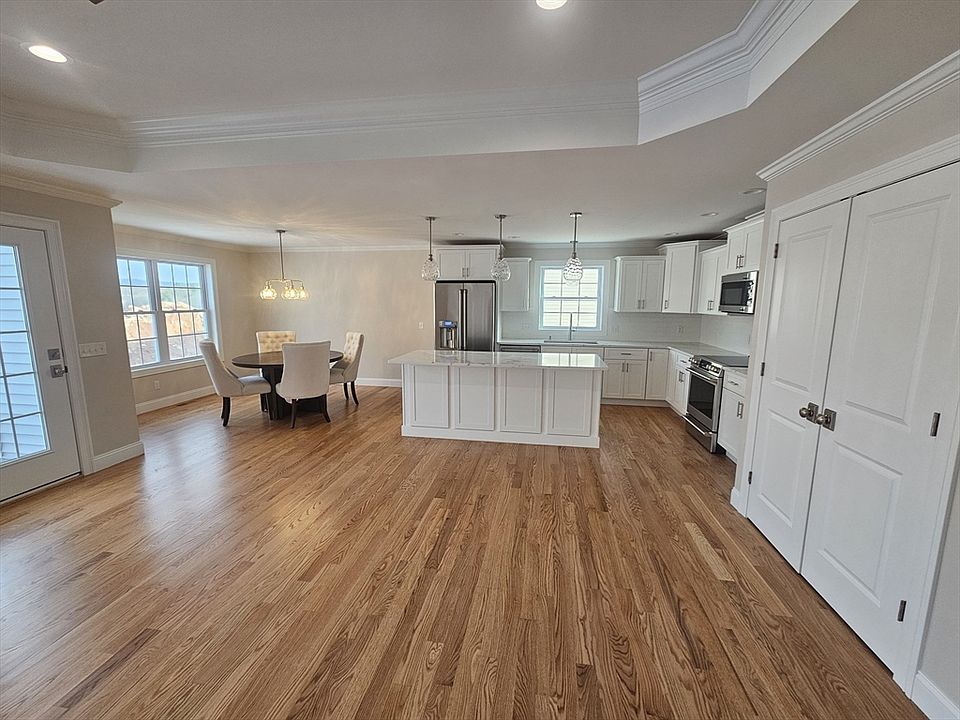 2nd image of 110 Sandalwood Dr #0