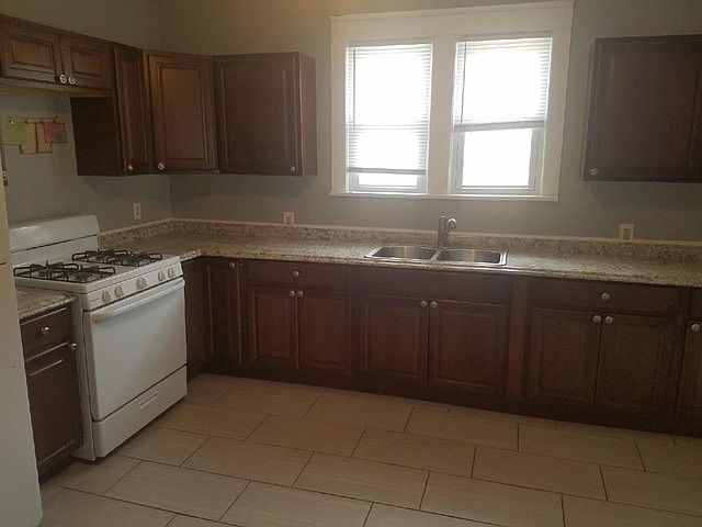 2nd image of 1022 Monks Ave