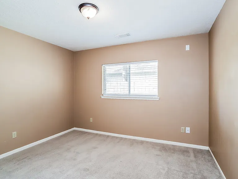 4910 Stone Harbor Dr — Photo 12
