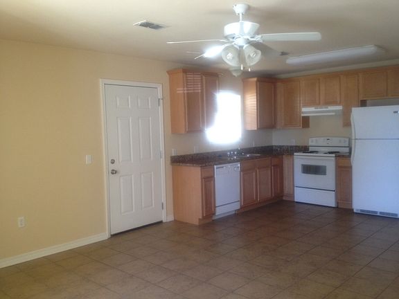 ENTRANCE TO SIDE PATIO