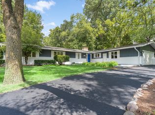52 Lincolnshire Dr, Lincolnshire, IL