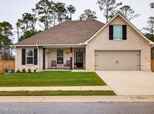 6932 Osprey Dr, Ocean Springs, MS 39564