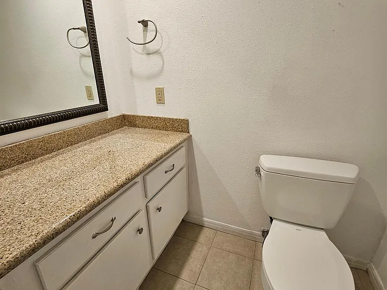 712 Augusta Dr #712 — Photo 7
