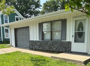 112 E Park St, Champaign, IL 61820