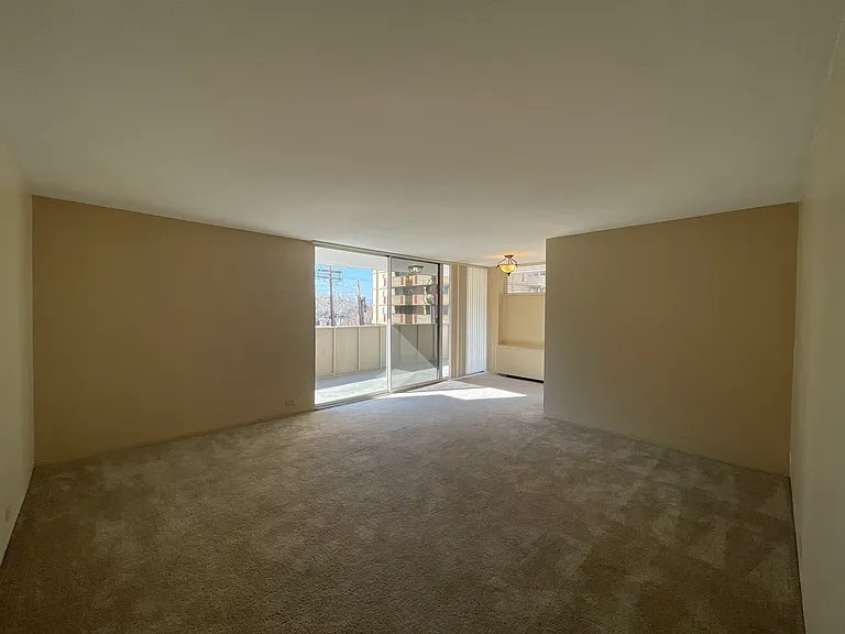 Residence at Governors Park — Photo 37