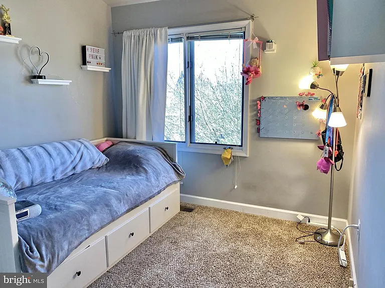 55 Taverngreen Ct — Photo 30