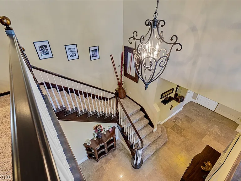 724 Pinnacle Heights Ln — Photo 27