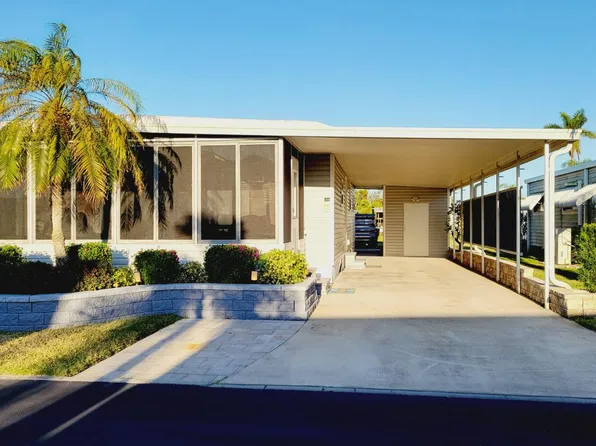 273 Valencia Dr, Fort Myers, FL 33905