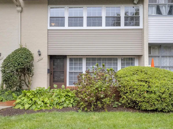 5029 Americana Dr, Annandale, VA 22003