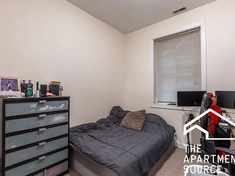 1356 W Augusta Blvd #201 — Photo 12