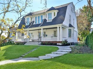 9 Meadow Ln, New Rochelle, NY 10805