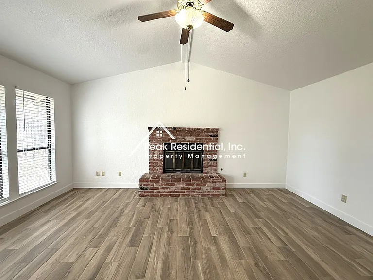 9378 Rolling Glen Ct — Photo 10