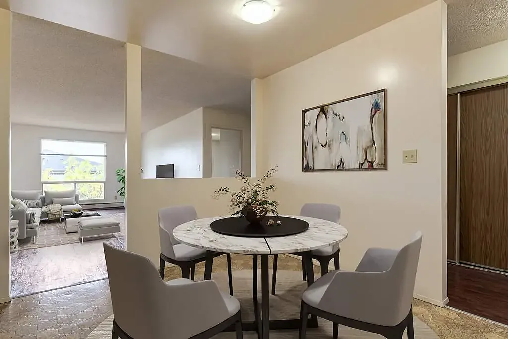 South Park Apartments — Photo 4