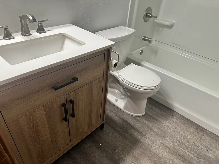 202 Lake Ave N #3 — Photo 6