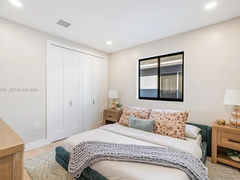 701 SW 17th St — Photo 47