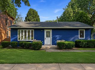 2804 Russett Rd, McHenry, IL 60050