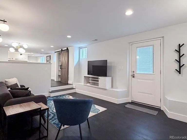 736 York St #1 — Photo 3
