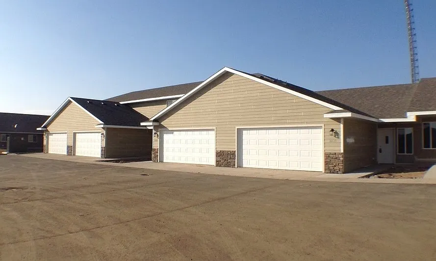 2 Bed 2 Bath Town Home — Photo 2