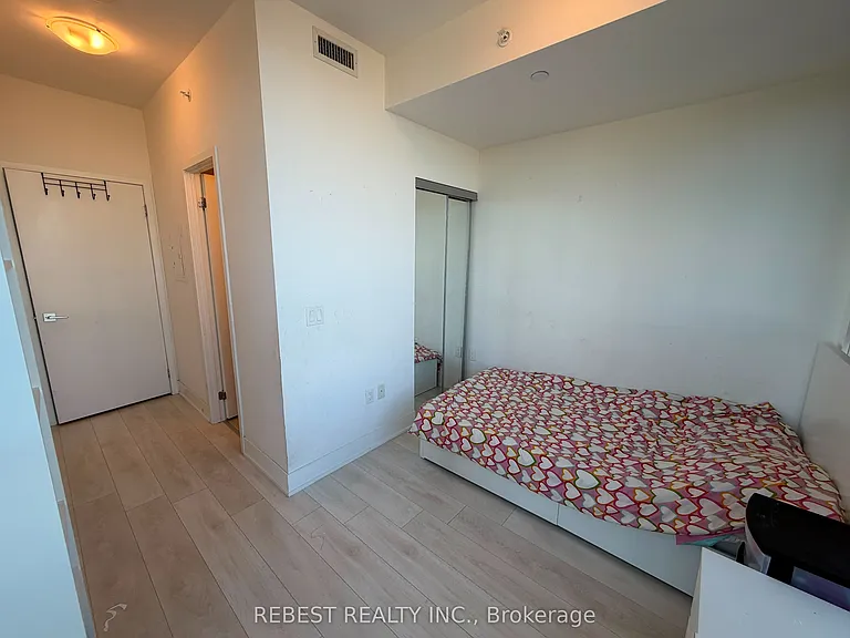 2908 Highway 7 Rd #402 — Photo 17