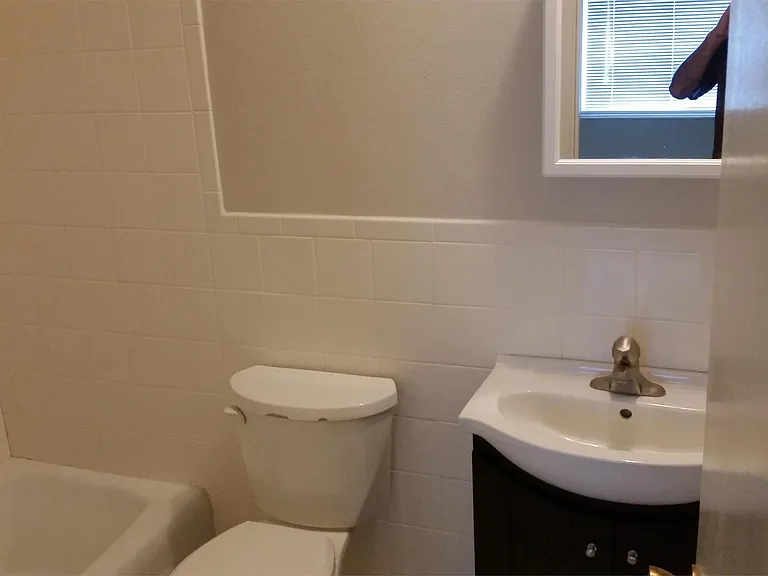 825 Oakcrest St — Photo 8