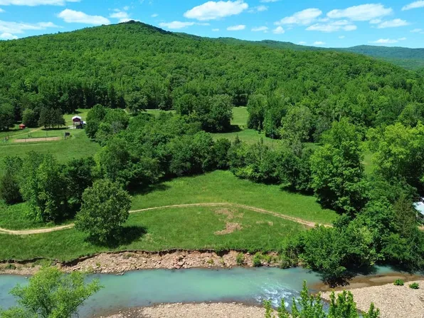 6151 Cr, Pettigrew, AR 72752
