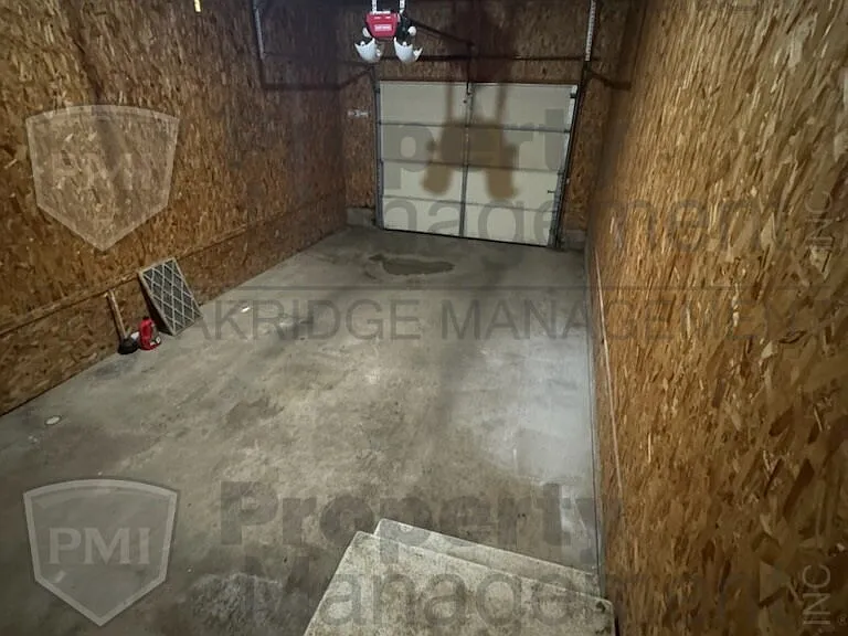 233 Elizabeth Dr — Photo 3