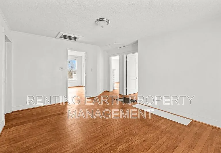 2712 24th St W — Photo 10