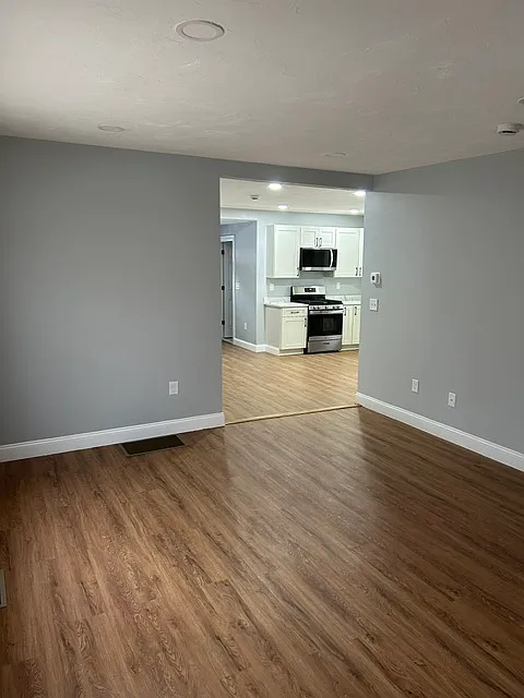 3 bed, $3,350 — Photo 3