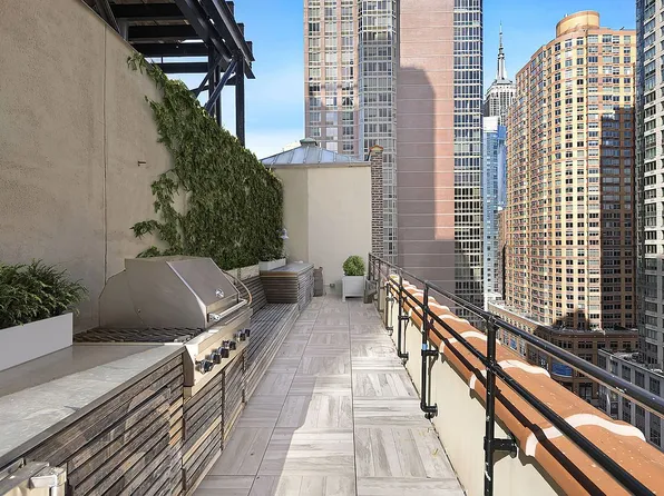 108 W 25th St Unit Penthouse 12, New York, NY 10001