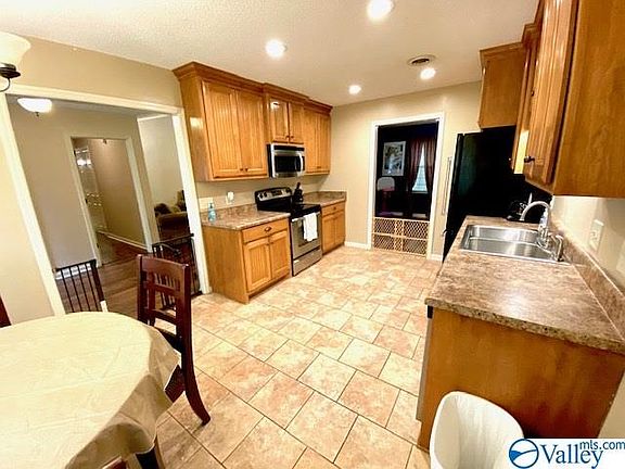4th image of 109 Tammy Gaines Ln