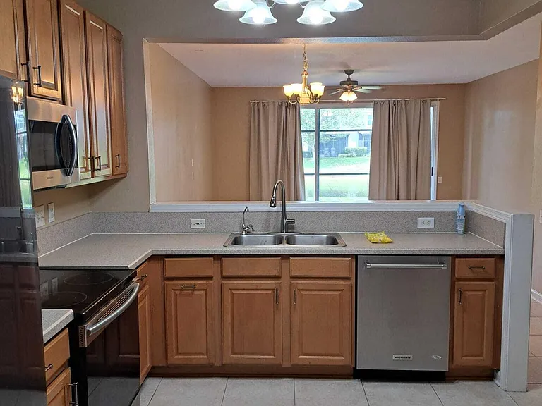 7540 Red Crane Ln — Photo 4