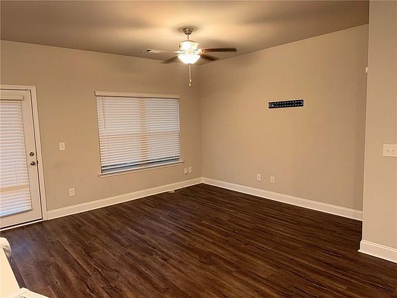 4th image of 480 Rockfern Ct