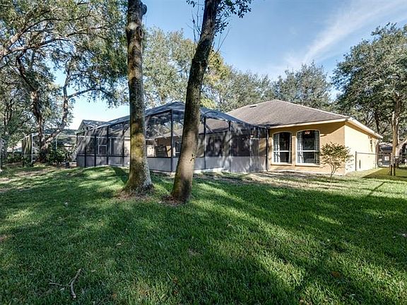 3rd image of 12526 Riverglen Dr
