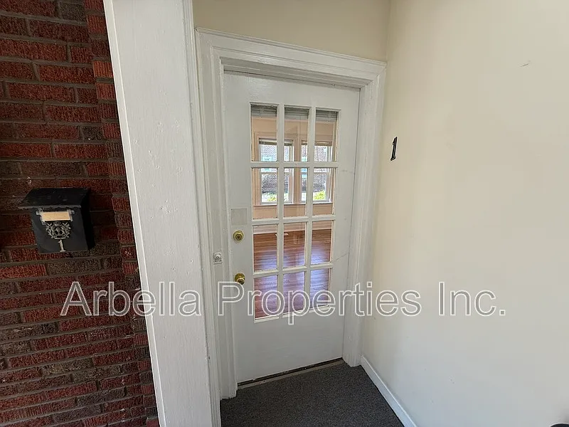 1 bed, 1.0 bath, 851 sqft, $1,100 — Photo 3