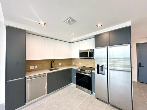 338 NW 24th St, Miami, FL