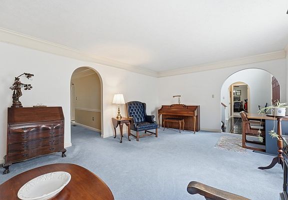 5th image of 3602 Windsor Ct