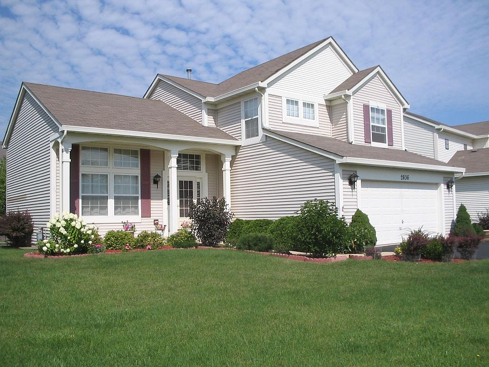 2nd image of 2836 Whitehall Ln #2836