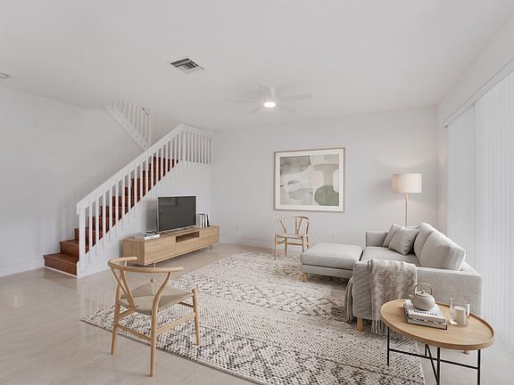 5th image of 10941 Bitternut Hickory Ln