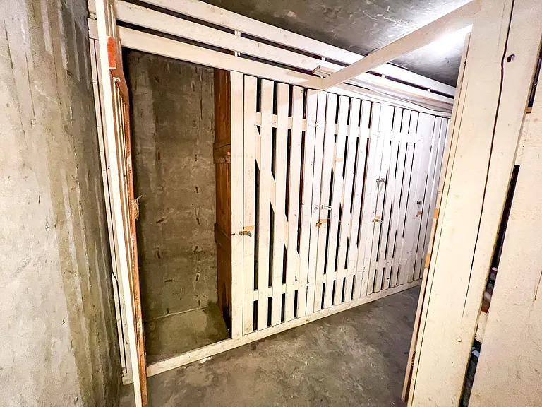 IRO Apartments — Photo 13