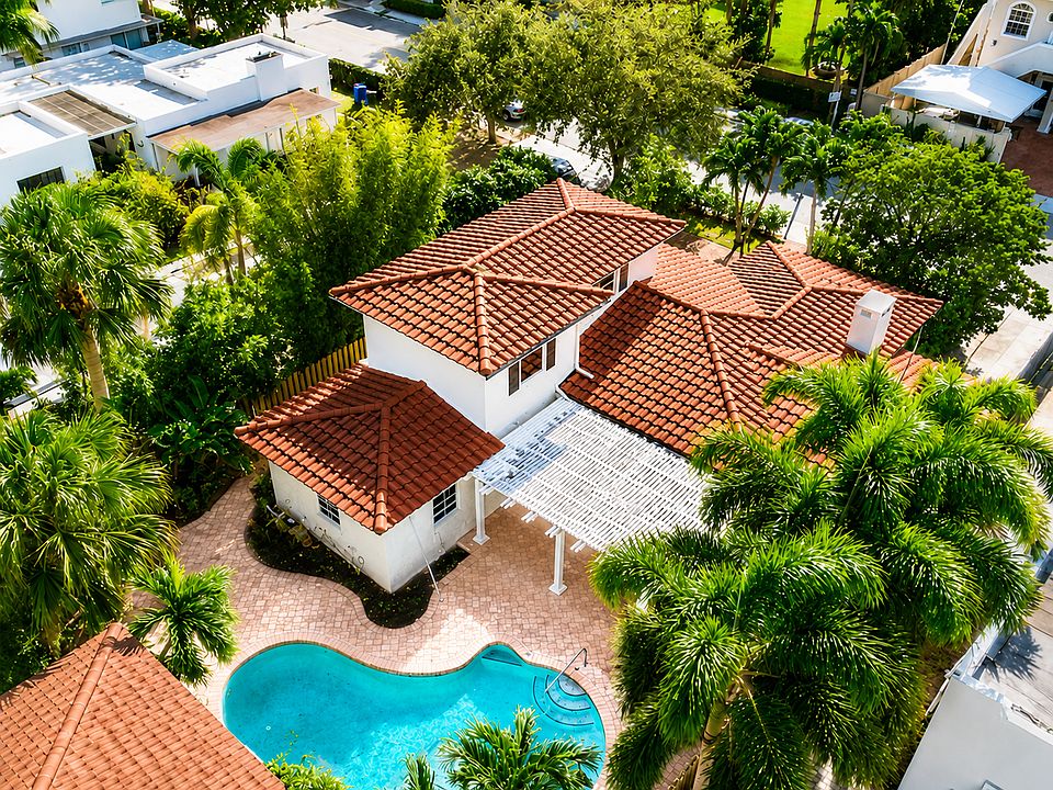 2nd image of 1403 SE 2nd St
