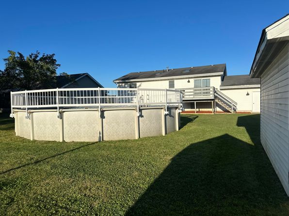 319 Tulip Ln, Lowell, IN 46356