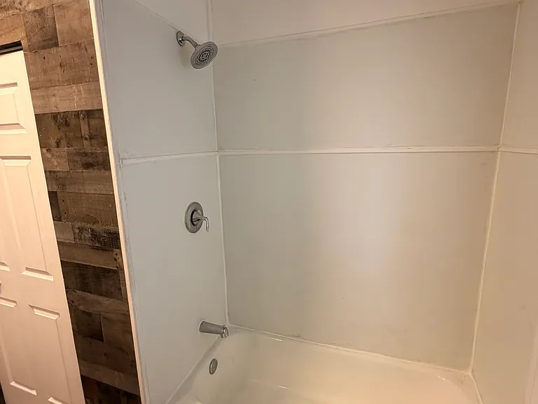 Oak Ave — Photo 10