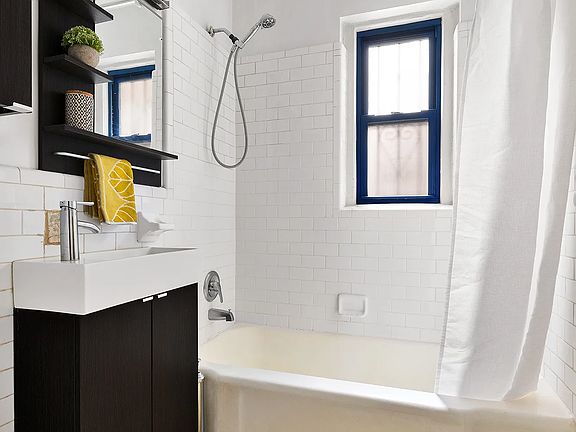5th image of 221 E 18th St APT 1C