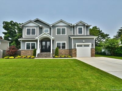 124 North Drive, Massapequa, NY, 11758