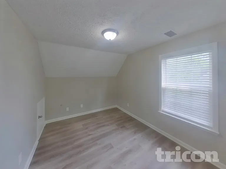 559 Heartland Ln — Photo 13