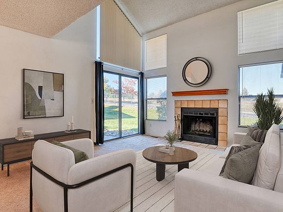 4th image of 420 Autumn Ridge Cir Unit A