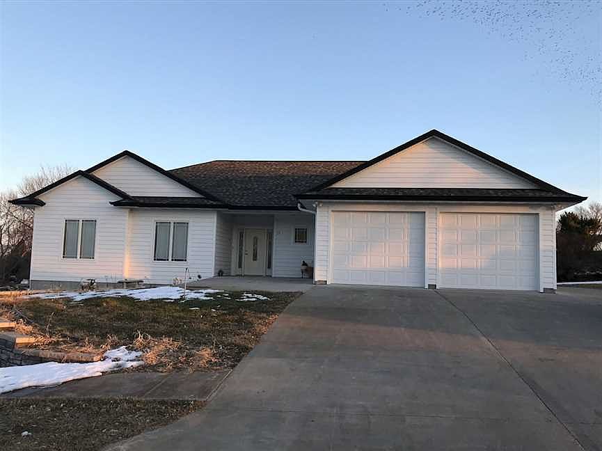 1st image of 22 Cottonwood Dr